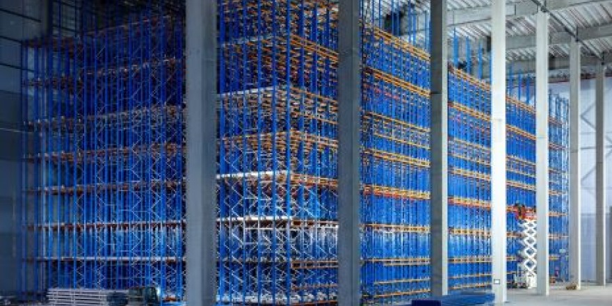 EUTRACO, bijgestaan door Wanaka Partners, voltooit “sale and leaseback” van eerste volautomatisch hoogbouwmagazijn in Roeselare, België